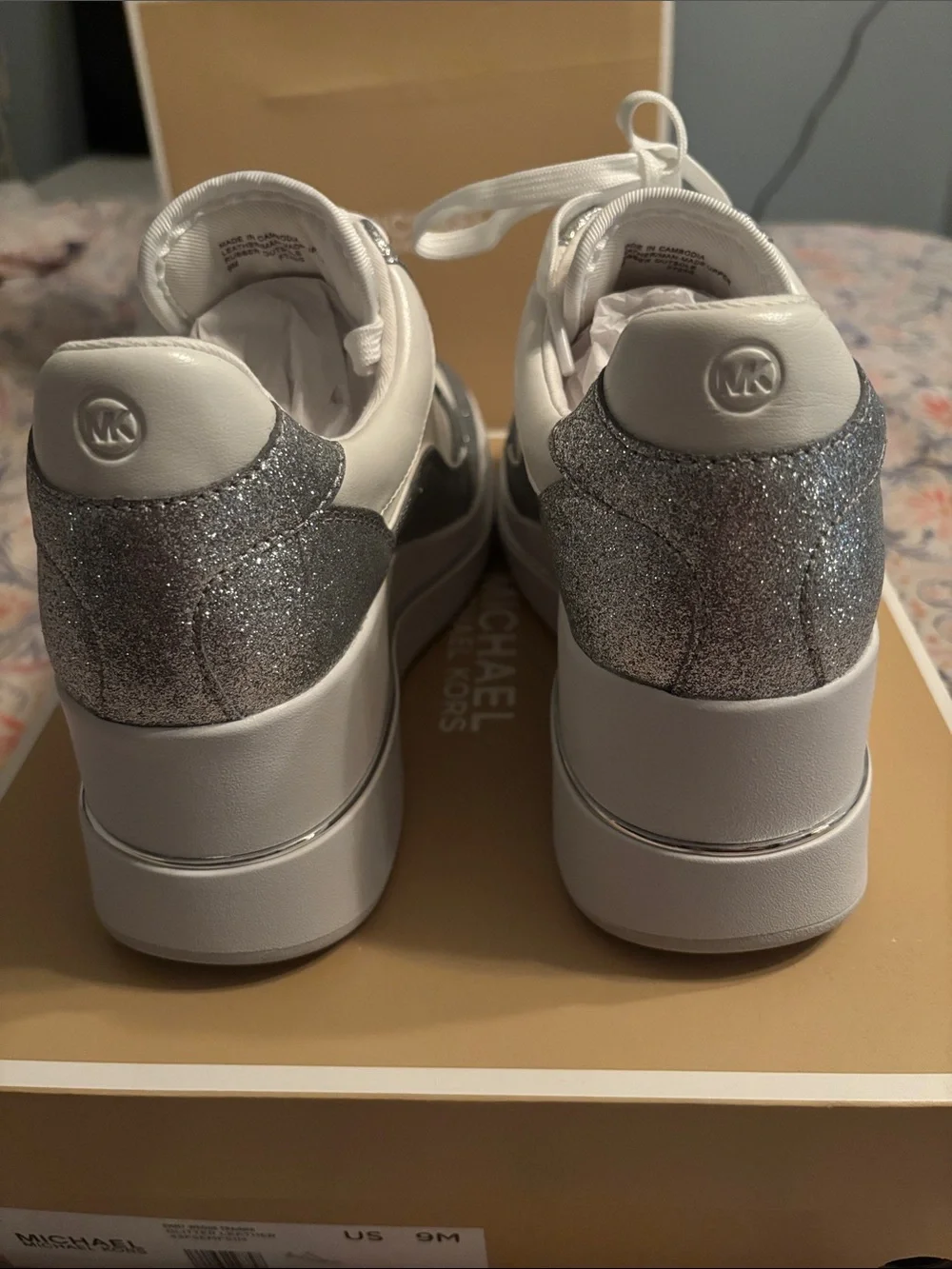 NWT Michael Kors Emmy Glitter Leather Wedge Trainer Sneakers Silver Size 9 Box